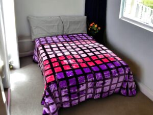 Κουβέρτα εμπριμέ βελουτέ Boxes Purple 220x240